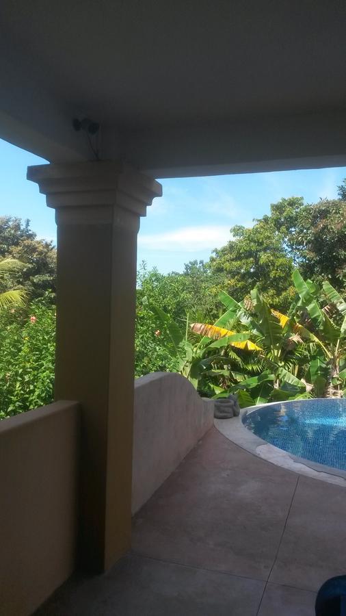 Pilon De * Pavones (Puntarenas)